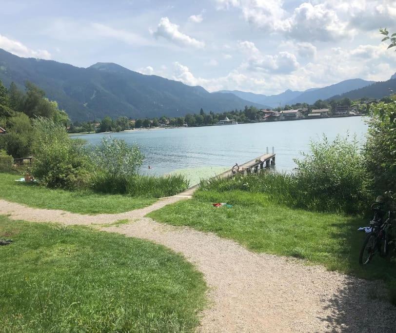 See- Und Bergblick In Bestlage Am Тегернзее Екстериор снимка